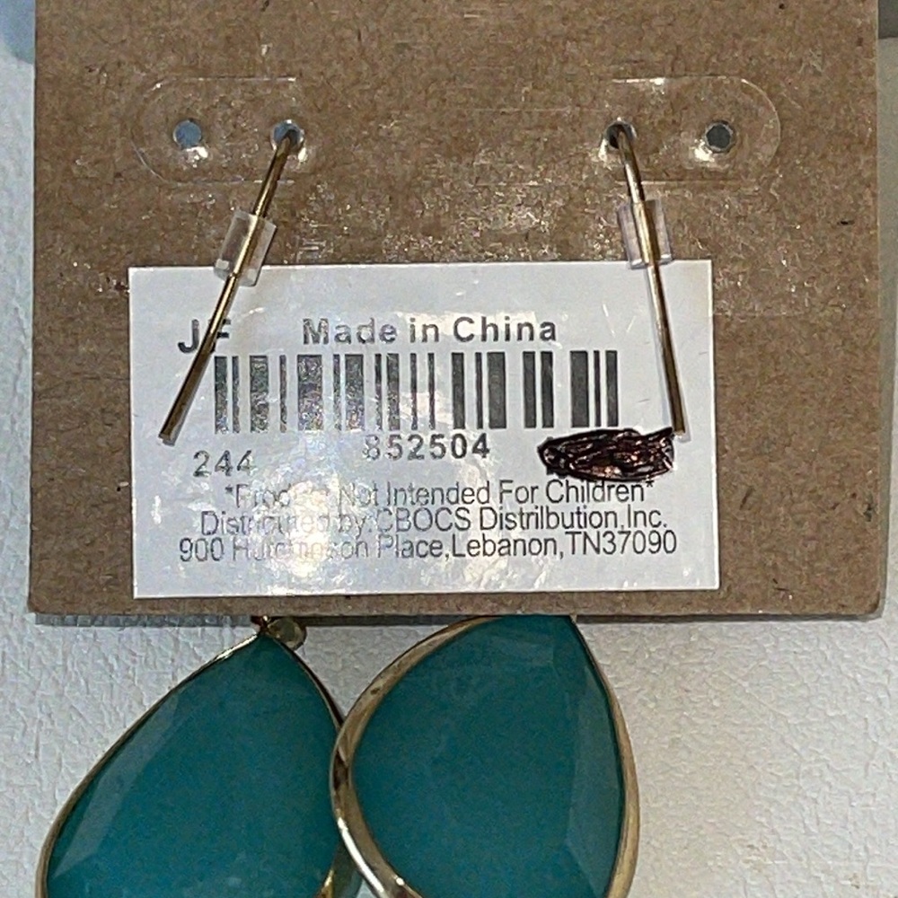 NWT- Super cute, ceramic floral drop earrings. 2.5”L - Picture 3 of 3